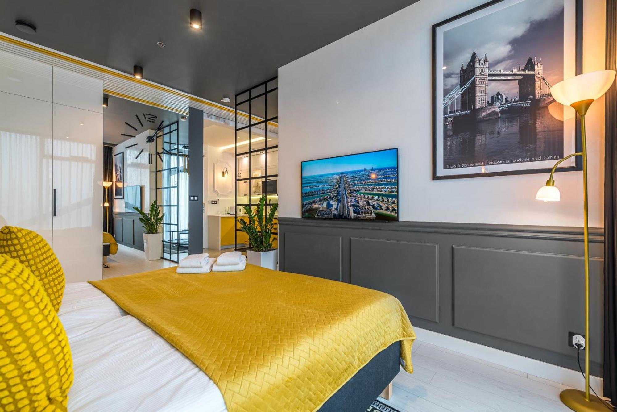 Q18 Aparthotel Быдгощ Экстерьер фото