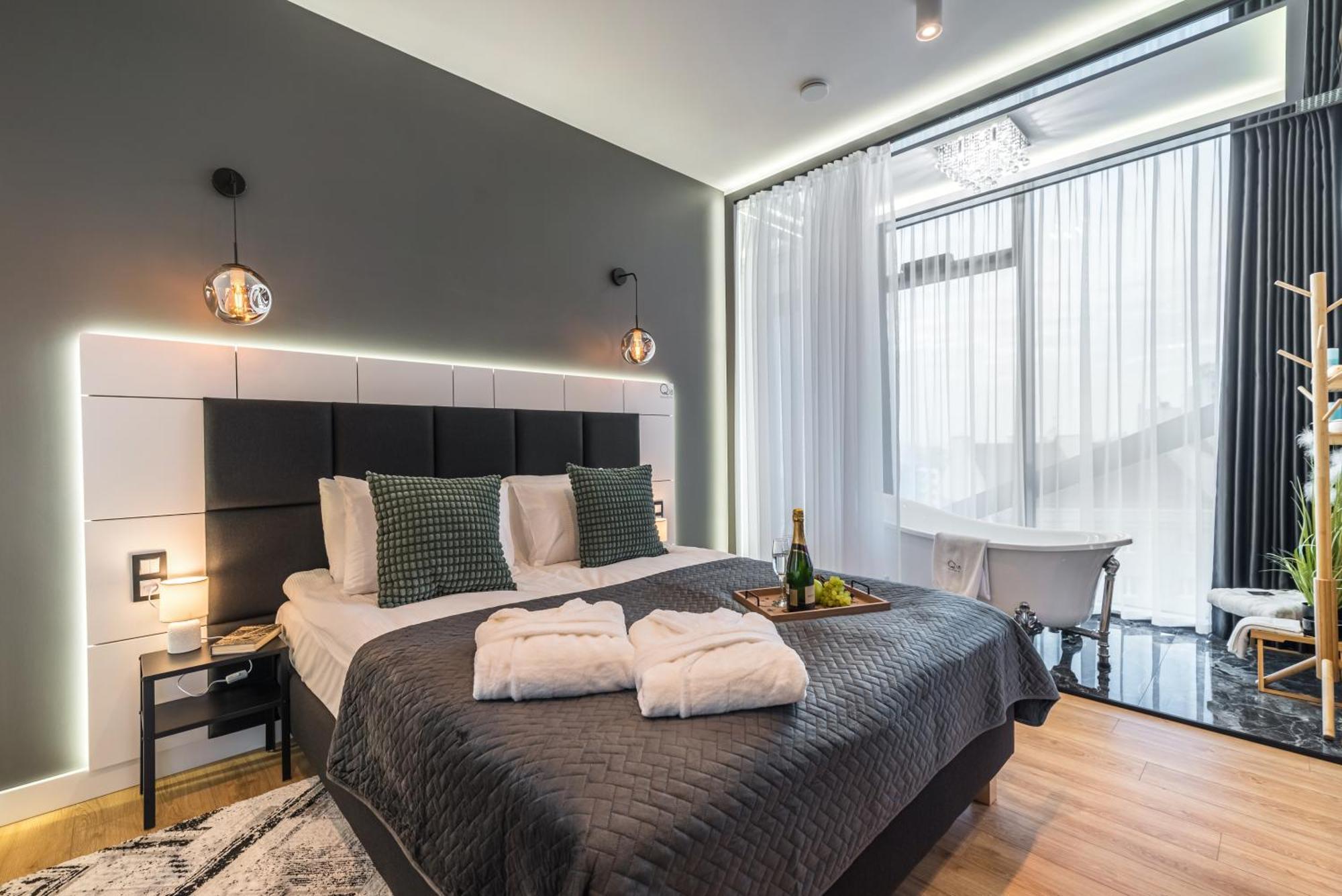 Q18 Aparthotel Быдгощ Экстерьер фото